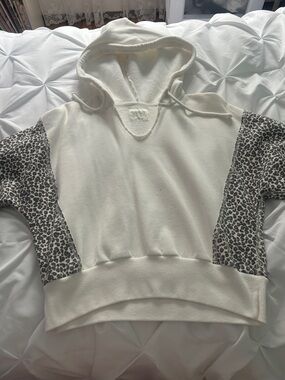 Abercrombie & Fitch White Pullover Hoodie
